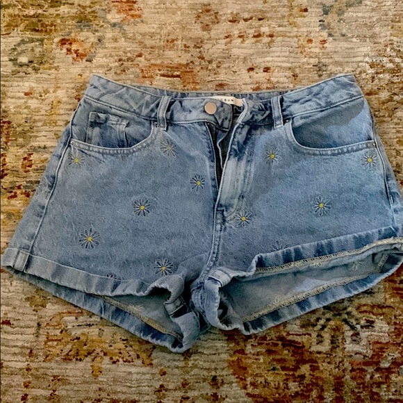 Daisy Jean Shorts - Picture 1 of 5